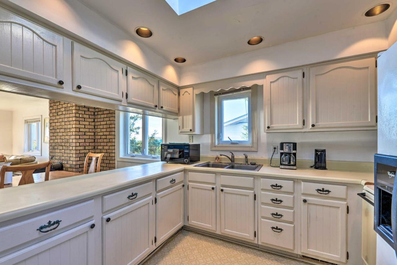 West Of The Moon Ocean Apt With Beach Access! Emerald Isle Esterno foto