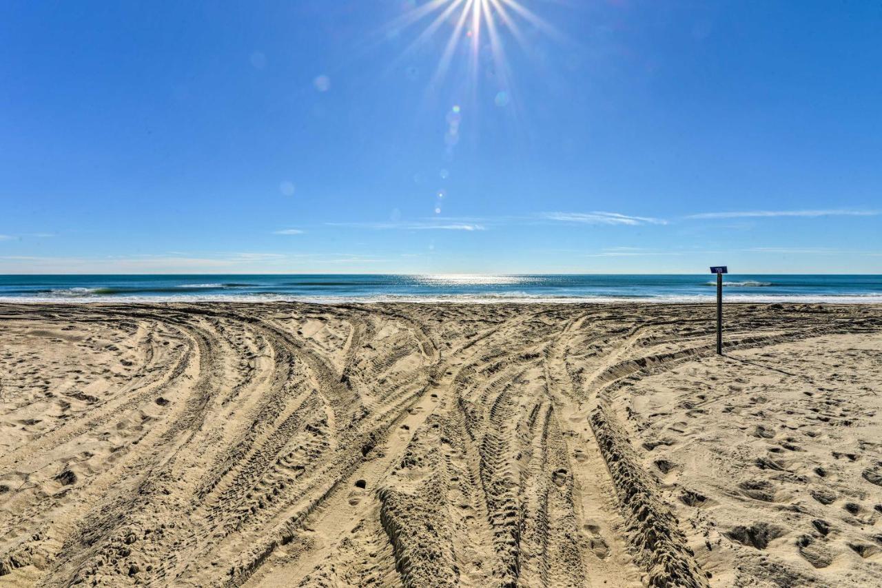 West Of The Moon Ocean Apt With Beach Access! Emerald Isle Esterno foto
